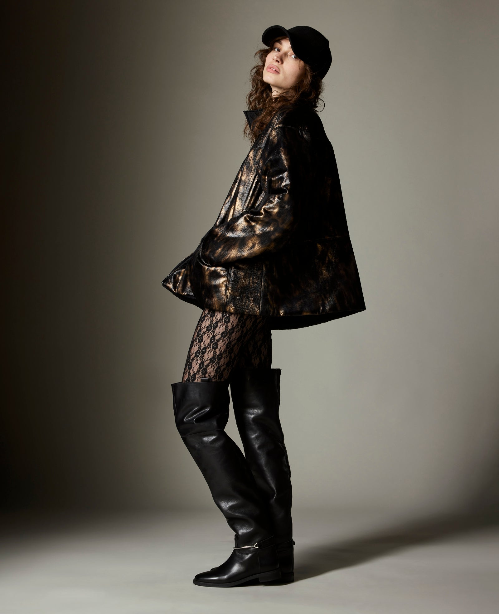 Animal Foiled Satin Lightweight Seamed Puffer Jacket | Kenneth Cole BLACK/MARSH BROWN