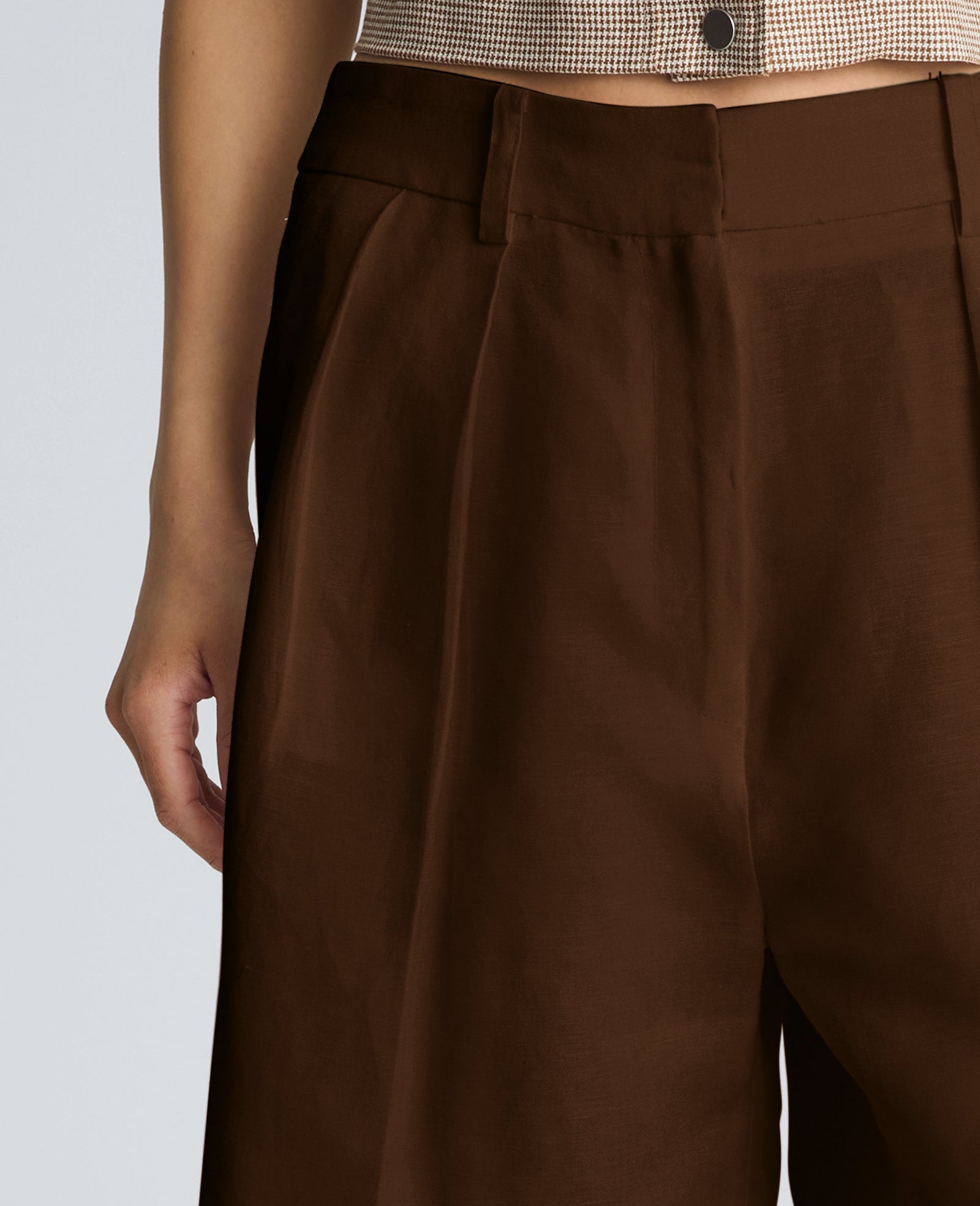 Fly Front High Rise Pleated Bermuda Short | Kenneth Cole BRUNETTE