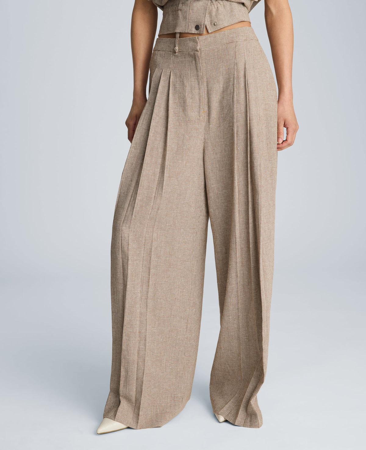 High Rise Fly Front Wide Leg Triple Pleat Pant | Kenneth Cole BRUNETTE/PUR WHT