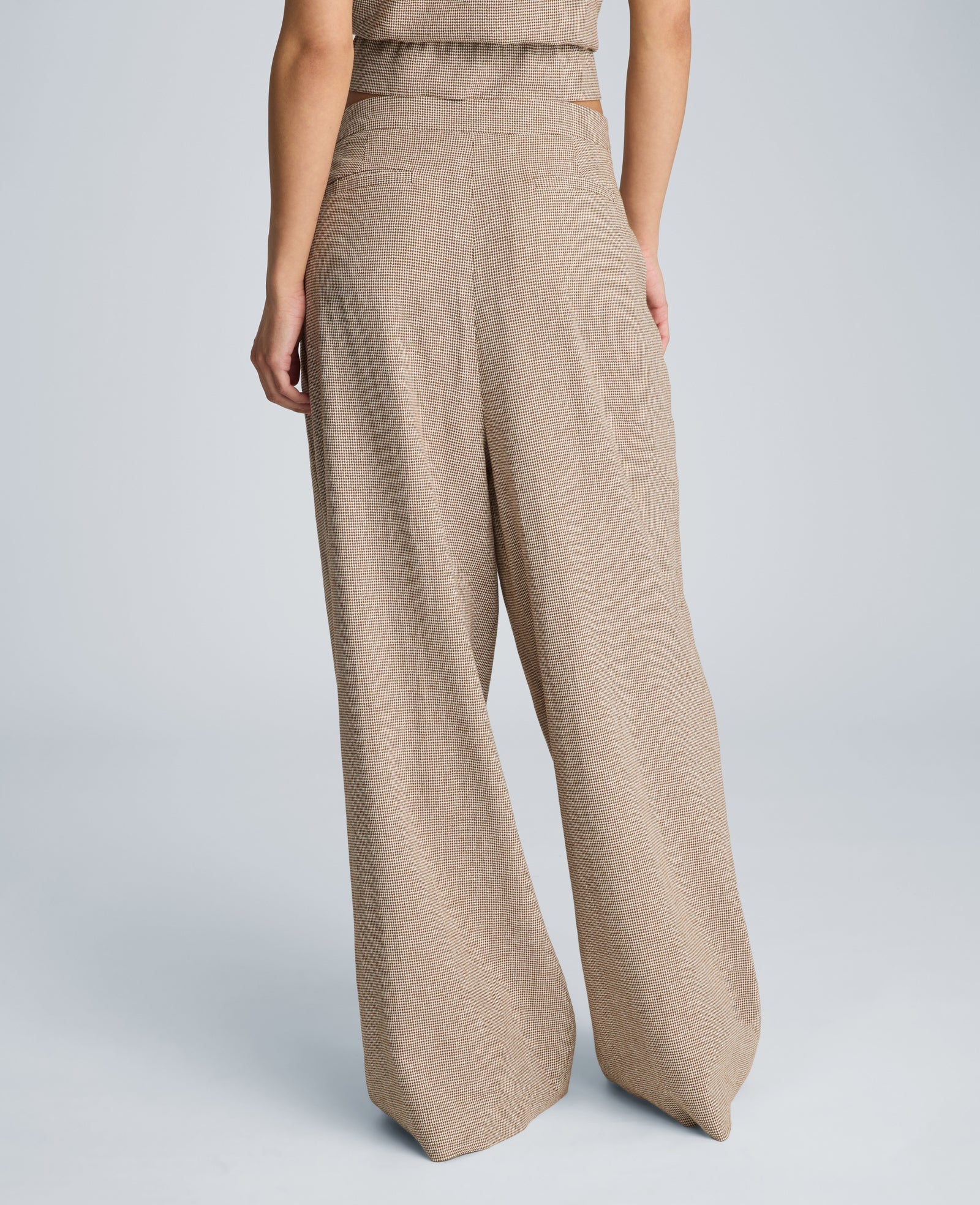 High Rise Fly Front Wide Leg Triple Pleat Pant | Kenneth Cole BRUNETTE/PUR WHT