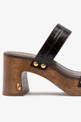 Larroudé x Kenneth Cole: Sandal Dark Oak Croco Leather | Kenneth Cole CROCO