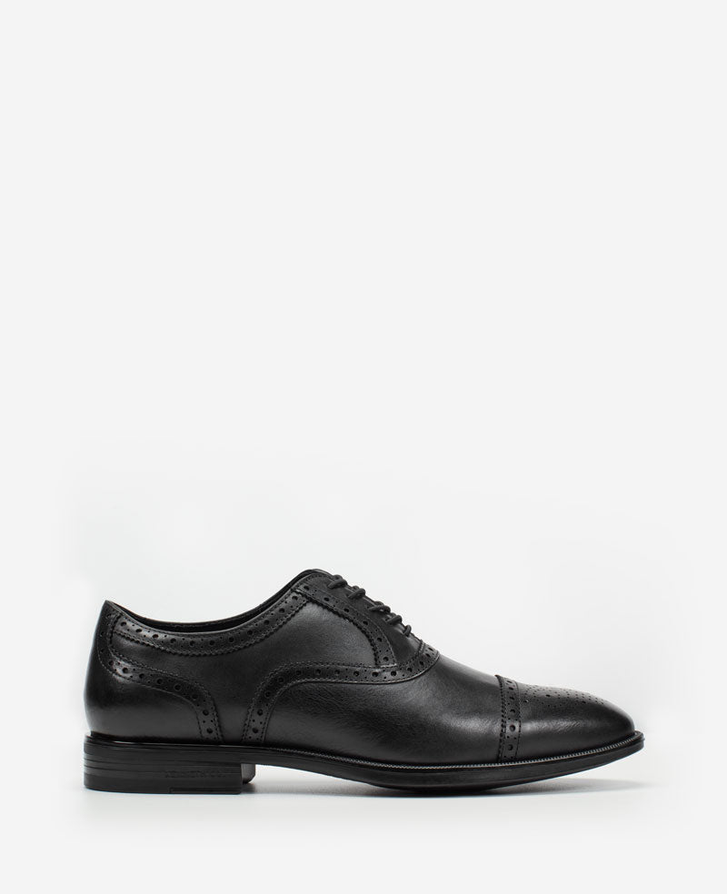 Future Pod Medallion Cap Toe Lace up | Kenneth Cole BLACK LEATHER