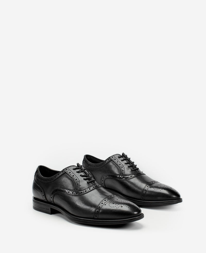 Future Pod Medallion Cap Toe Lace up | Kenneth Cole BLACK LEATHER