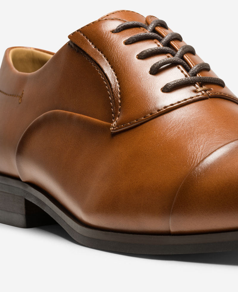 Shop REACTION Heath Cap Toe Oxford – Cognac Men | KC | Kenneth Cole COGNAC