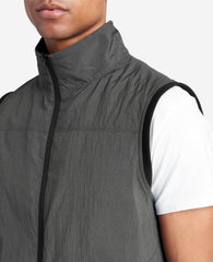 Shop Men’s Lightweight Water-Resistant Vest – Charcoal | KC | Kenneth Cole CHARCOAL
