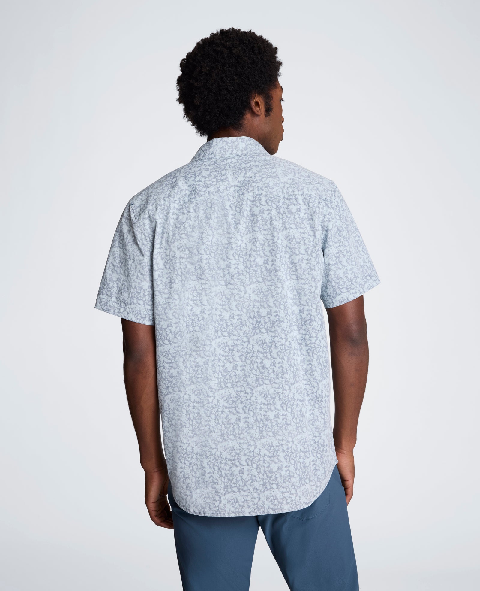 Short Sleeve Sport Shirt with Chest Pocket | Kenneth Cole SCATTERED FLORAL BLUE