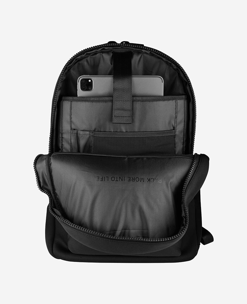 Logan Classic Backpack | Kenneth Cole BLACK