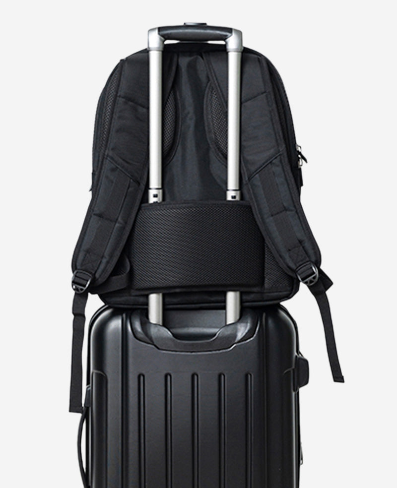 Brooklyn Backpack | Kenneth Cole BLACK