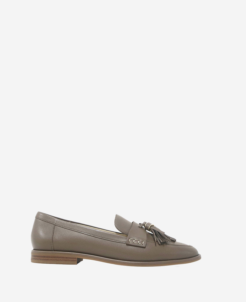 Lyra Leather Loafer | Kenneth Cole SHITAKE LEATHER