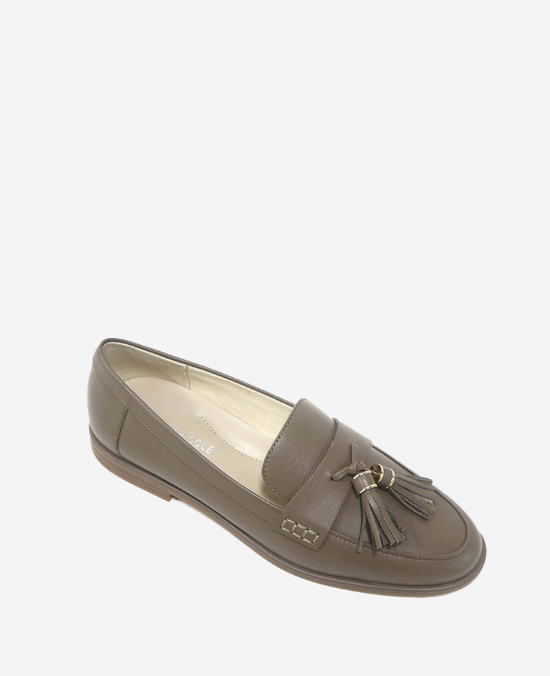 Lyra Leather Loafer | Kenneth Cole SHITAKE LEATHER