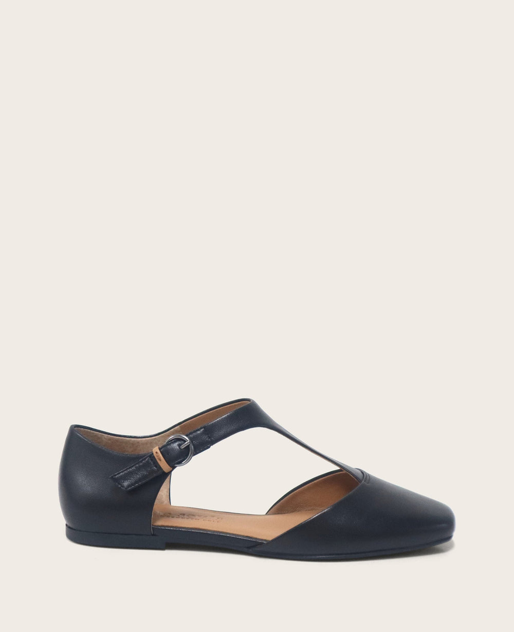 Wyatt Leather T-Strap Flat in Black | Gentle Souls KC | Kenneth Cole BLACK LEATHER
