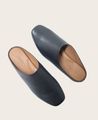 GENTLE SOULS - Wanda Leather Mule Flat | Kenneth Cole BLACK LEATHER