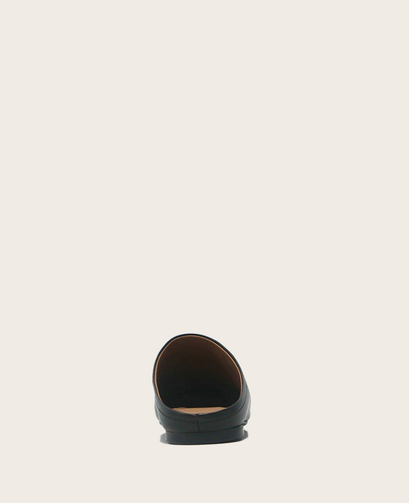 GENTLE SOULS - Wanda Leather Mule Flat | Kenneth Cole BLACK LEATHER