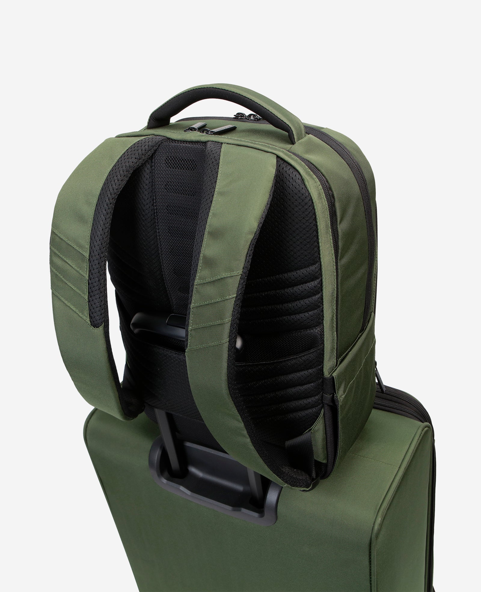 Venturer Backpack | Kenneth Cole OLIVE