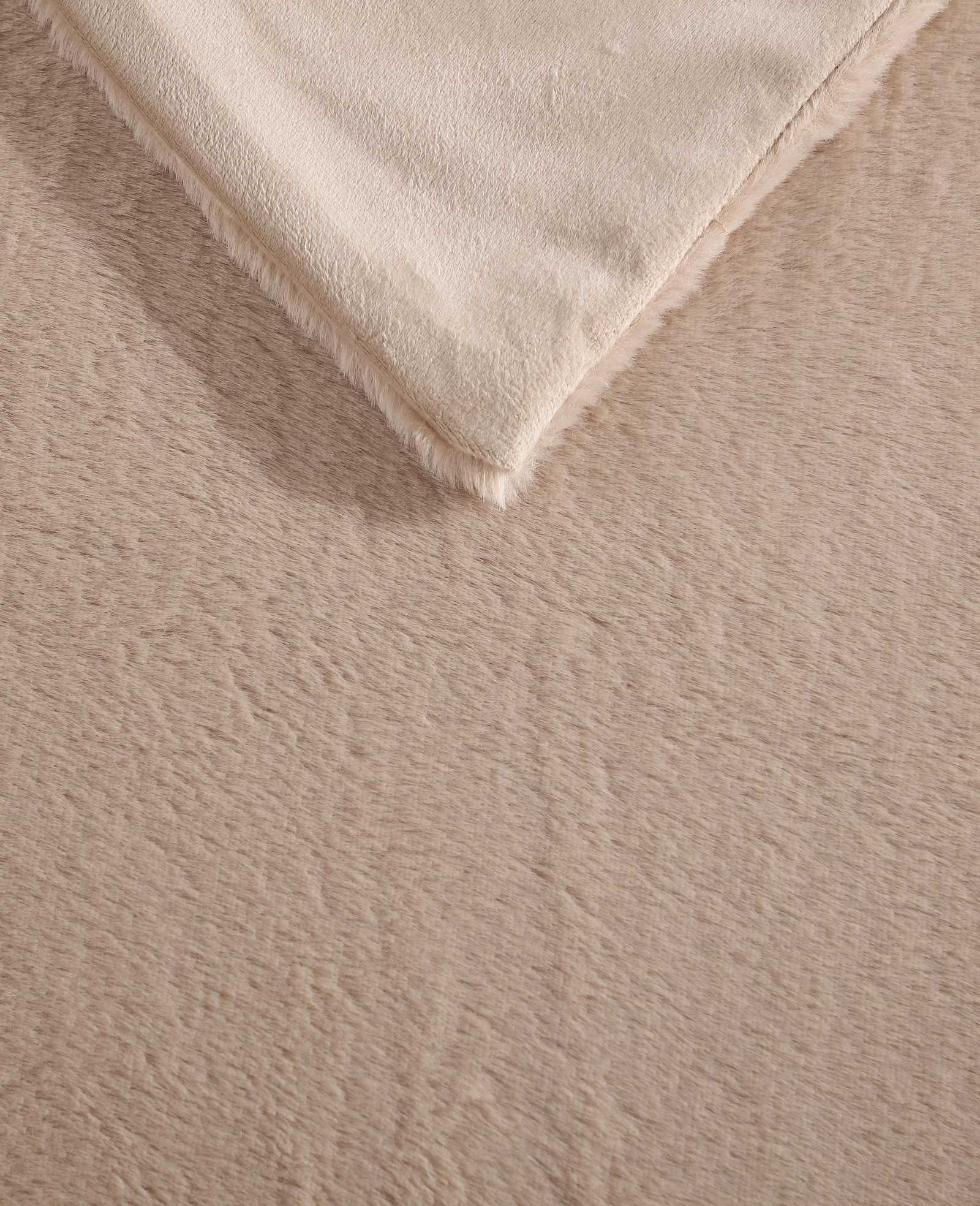 Faux Fur Solid Throw Blanket | Kenneth Cole BEIGE