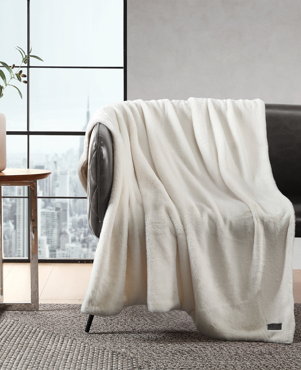 Faux Fur Solid Throw Blanket | Kenneth Cole WHITE