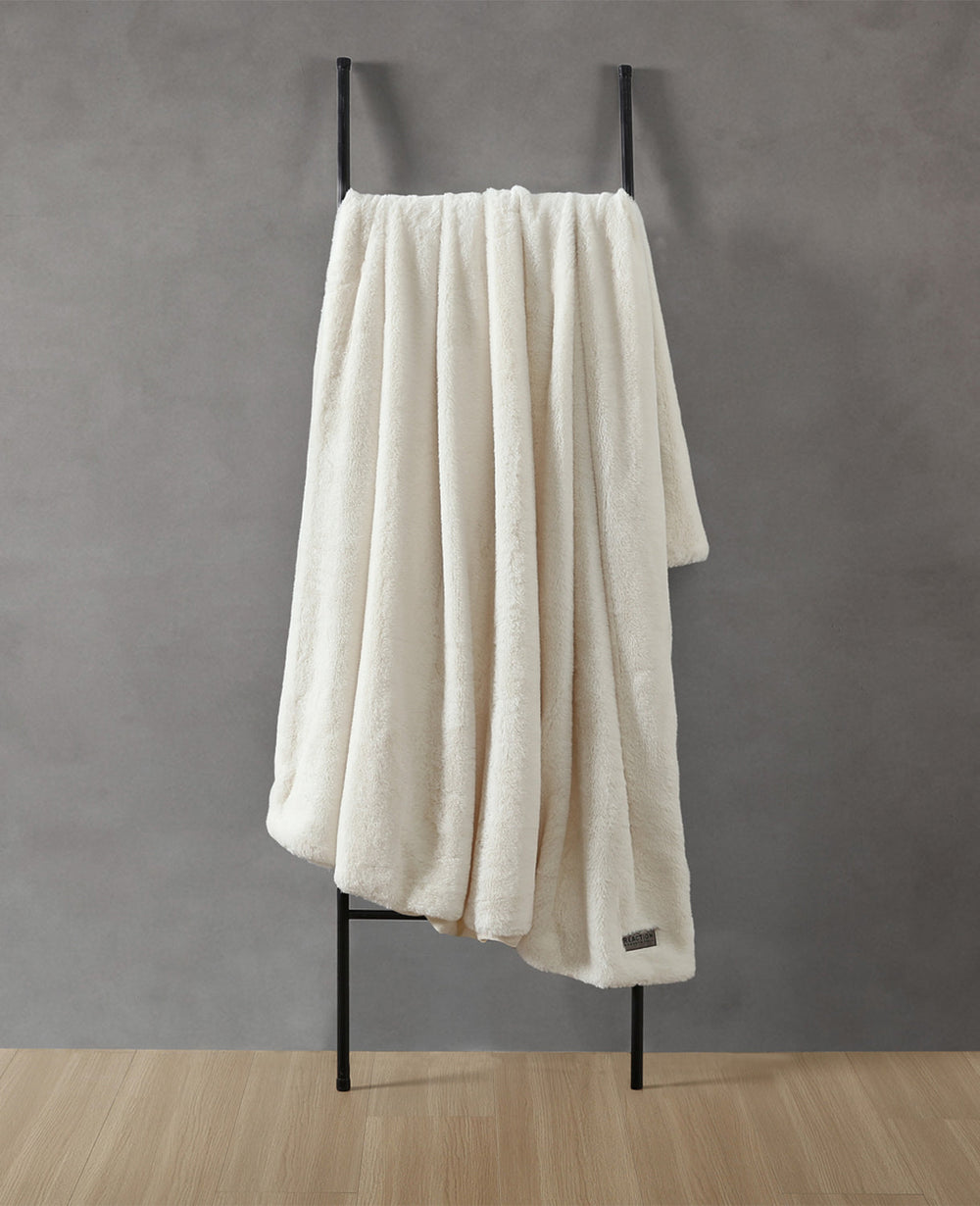 Faux Fur Solid Throw Blanket | Kenneth Cole WHITE