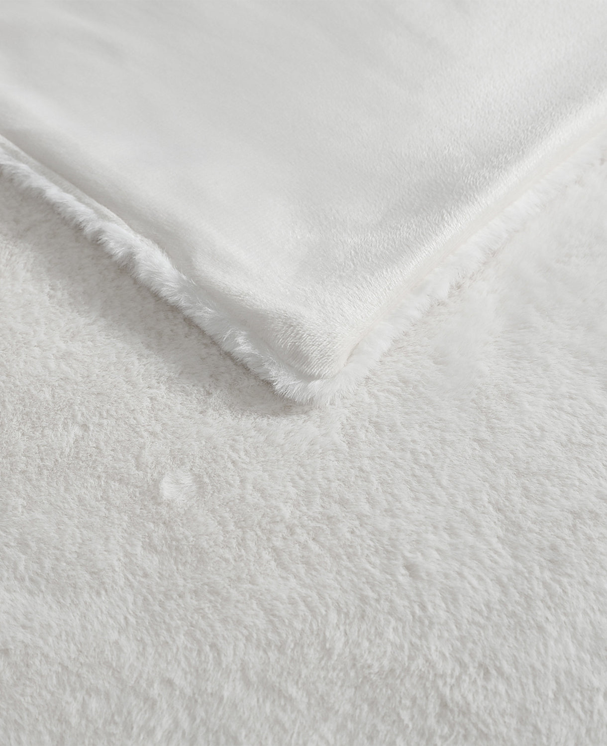 Faux Fur Solid Throw Blanket | Kenneth Cole WHITE