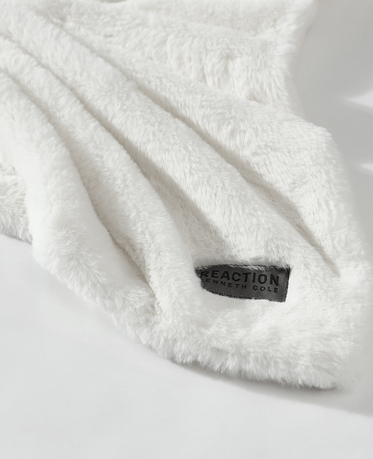 Faux Fur Solid Throw Blanket | Kenneth Cole WHITE